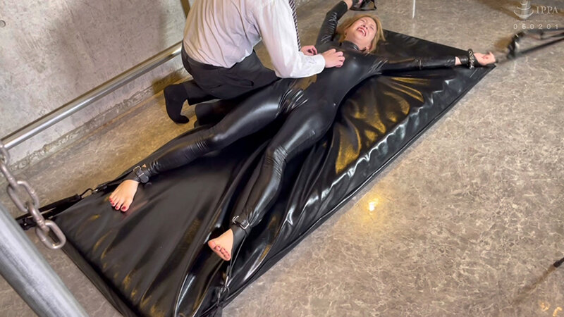 「有賀みなほが挑む拘束くすぐりSM拷問｜お姉さん系女優の限界プレイ動画」のサムネイル