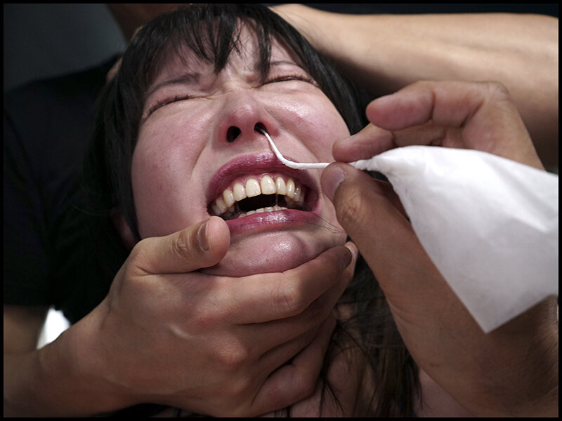 「宇佐美みおん 羞恥プレイで絶頂アクメ!鼻フック&ぶっかけで顔面崩壊する美女の悶絶映像」のサンプル画像13枚目