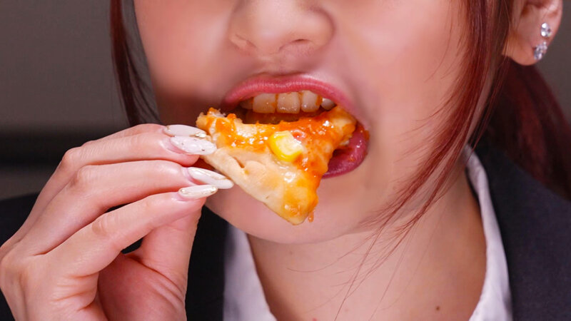 「優梨まいな 濃厚キス＆ねっとりフェラで魅せる口内愛撫テクニック ディルドプレイも必見」のサンプル画像8枚目