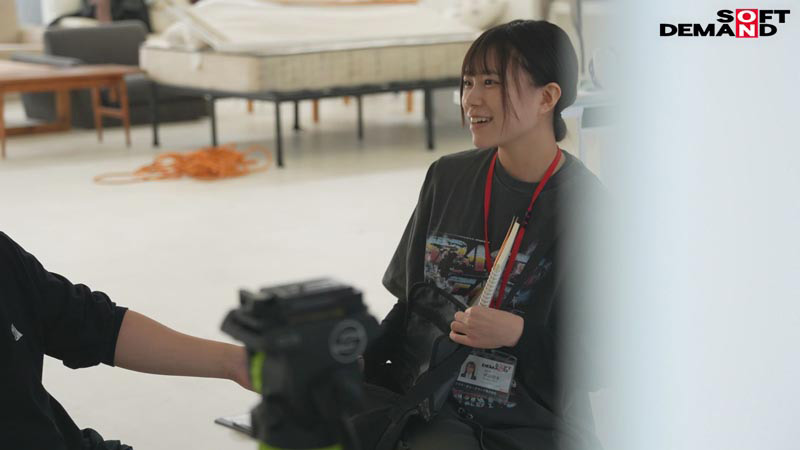 「【特典版】SOD女子社員 制作部 中途1年目 岡島明来（24） 工口勉 初AV成果報告」のサムネイル