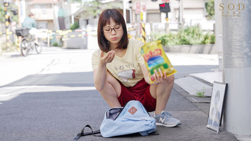 「天宮花南が魅せる禁断の近親相姦プレイ！隠れ巨乳の痴女お姉さんとの刺激的な関係」のサンプル画像4枚目