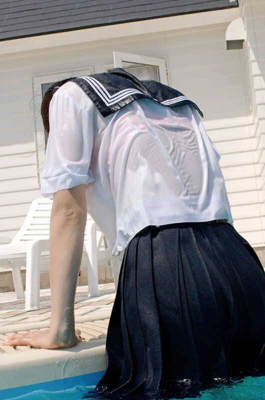 「【セーラー服】濡れ透けフェチ必見！制服JKの恥じらい姿がエロ可愛い人気動画」のサンプル画像14枚目