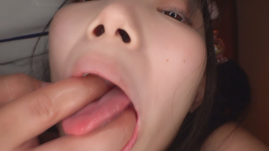 「南日菜乃のロ○系デビュー作！無垢な美少女が義父に調教される衝撃の家庭内記録」のサンプル画像10枚目