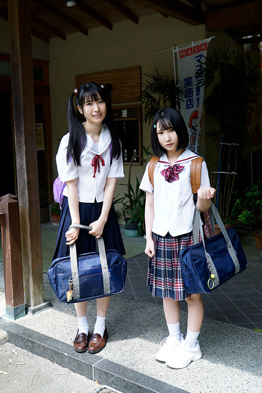 「希咲那奈・由良かなのパイパン微乳美少女が潮吹き絶頂！ミニ系ちっぱい温泉旅行SEX」のサムネイル