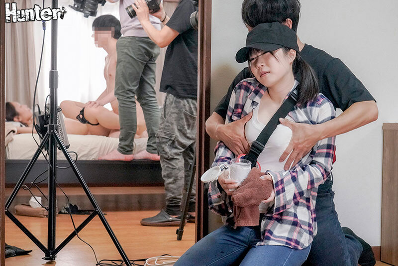 「【職業色々】気弱な新人女性ADが羞恥プレイで翻弄される業界裏側8時間ベスト」のサンプル画像7枚目