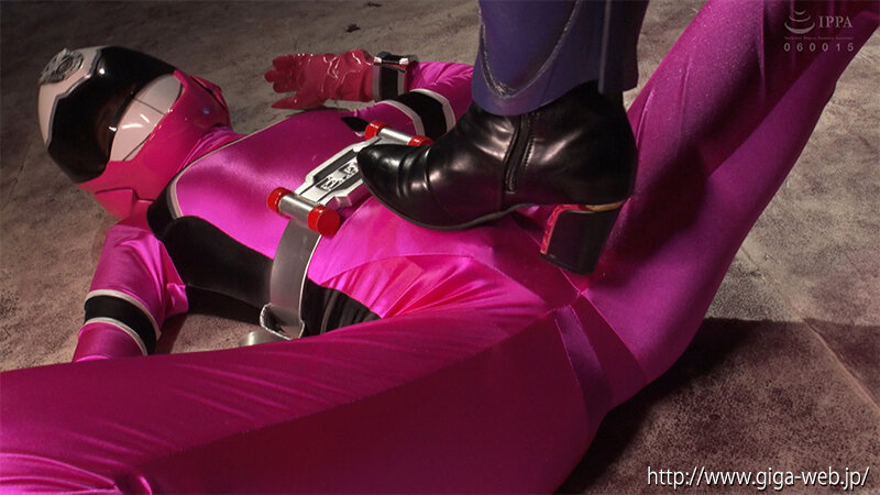 「皆瀬あかり・神納花が魅せる女戦士ヒロインの禁断レズバトル~ピンク戦隊の秘密~」のサンプル画像9枚目