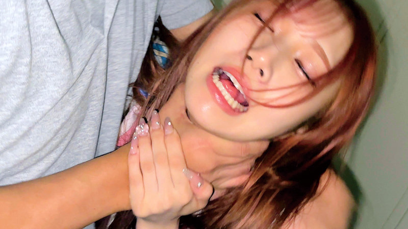 「【素人】巨乳の携帯ショップ店員Aさんがイラマチオ&中出しされる盗撮風映像【職業モノ】」のサンプル画像3枚目