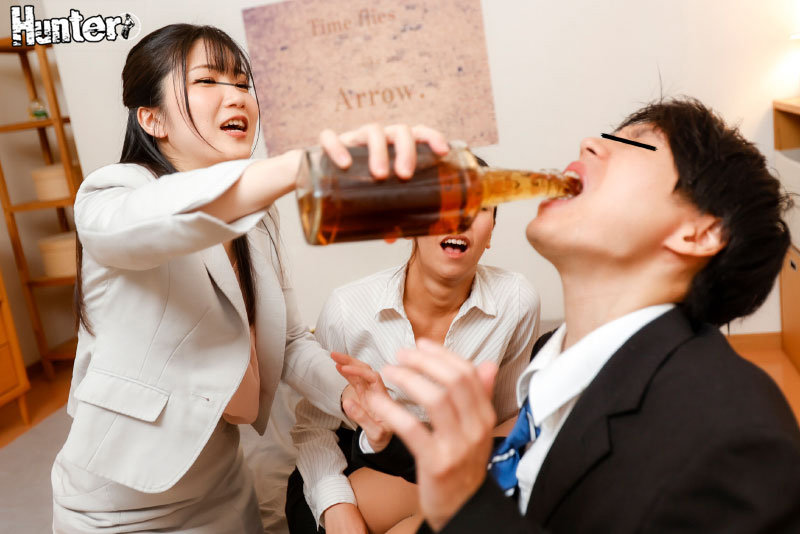 「女上司レズカップルに逆襲の3P中出し調教!バラされたくない弱みを握られた二人の末路」のサンプル画像2枚目