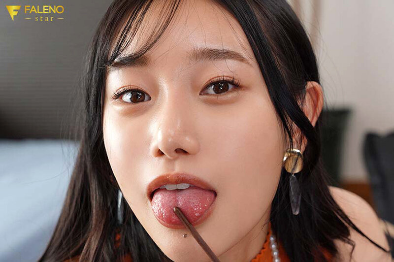 「三葉ちはる 巨乳お姉さん先輩の濃厚フェラで寝取られ!彼女持ちの後輩を誘惑するNTR作品」のサンプル画像2枚目