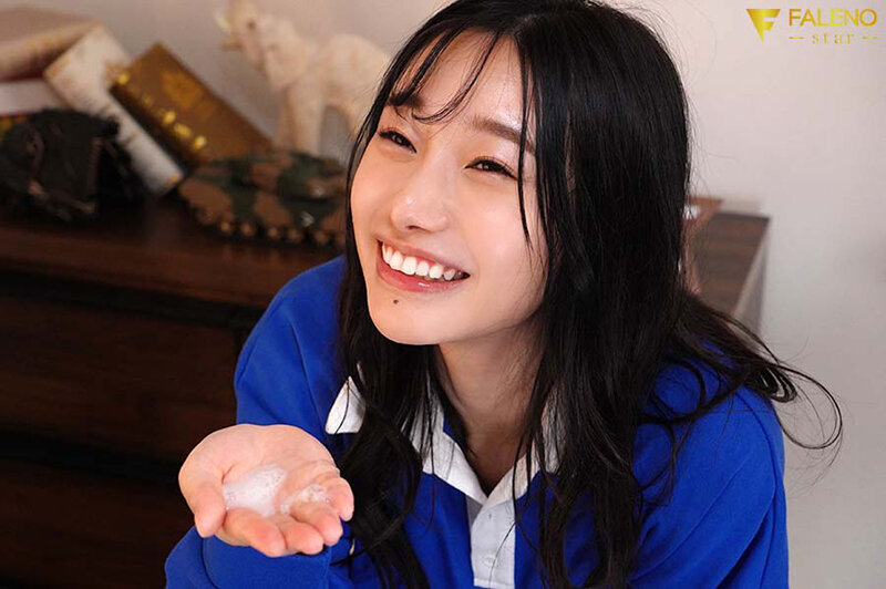 「三葉ちはる 巨乳お姉さん先輩の濃厚フェラで寝取られ!彼女持ちの後輩を誘惑するNTR作品」のサンプル画像8枚目