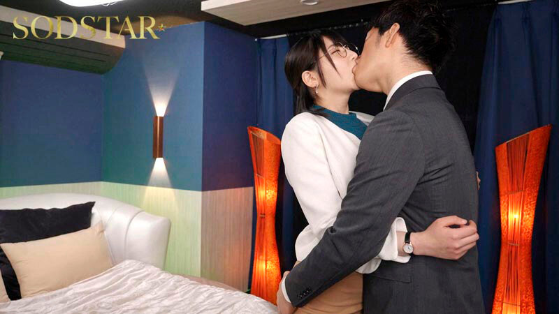 「【夏目響】クーデレ巨乳女上司OLと残業後に中出し！ギャップ萌え全開の癒し展開」のサンプル画像8枚目