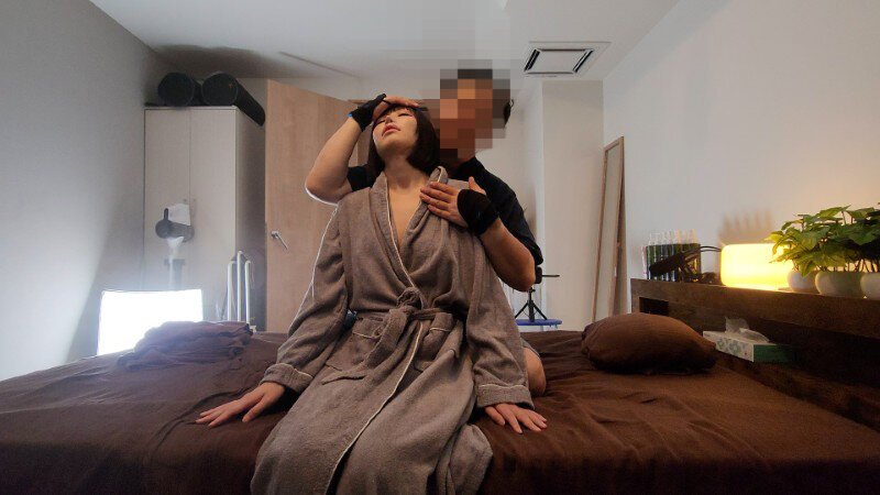 「琥珀やや 巨乳美少女が性感マッサージで指マン責め!ポルチオ刺激で連続アクメ絶頂」のサンプル画像2枚目