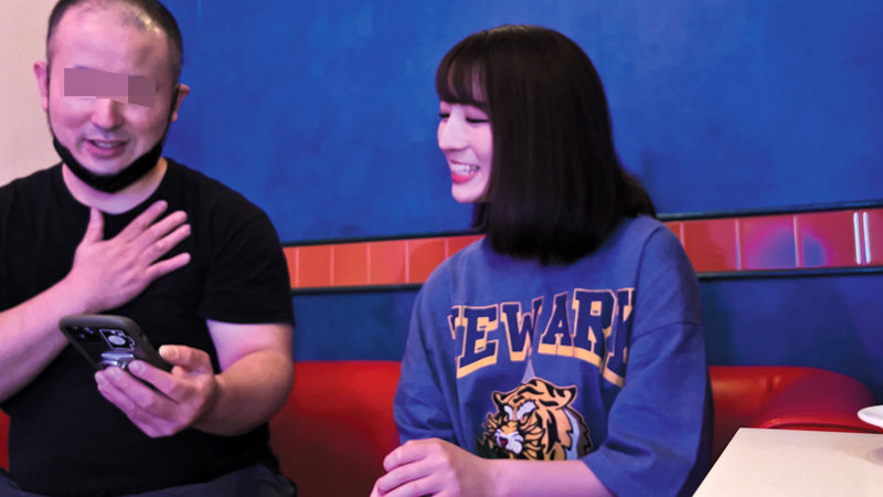 「【素人】巨乳美女がフェラでご奉仕！トロトロ神乳おっぱいの彼女が濃厚フェラチオ披露」のサンプル画像19枚目