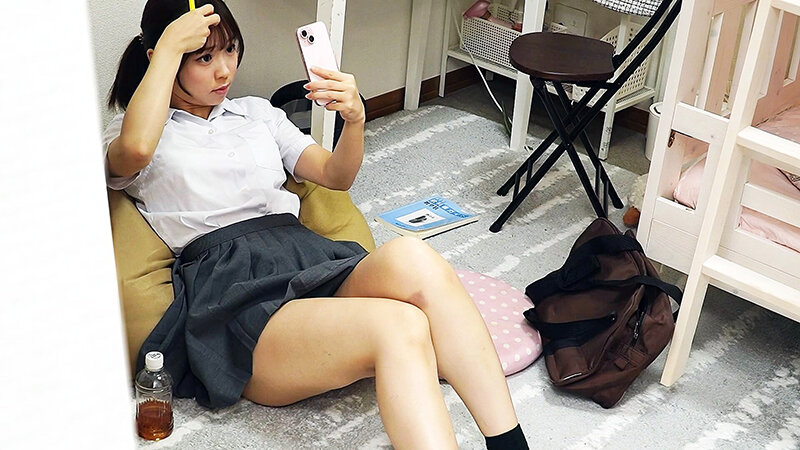 「素人女子校生の覚えたてオナニー盗撮映像|巨乳JKの恥ずかしい一人エッチと指マン自撮り」のサンプル画像3枚目