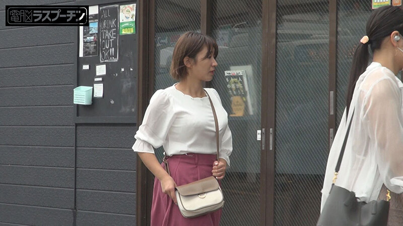 「美波もも 巨乳美女が電車で拘束され羞恥プレイ!潮吹き絶頂に導かれる姿が話題」のサンプル画像20枚目