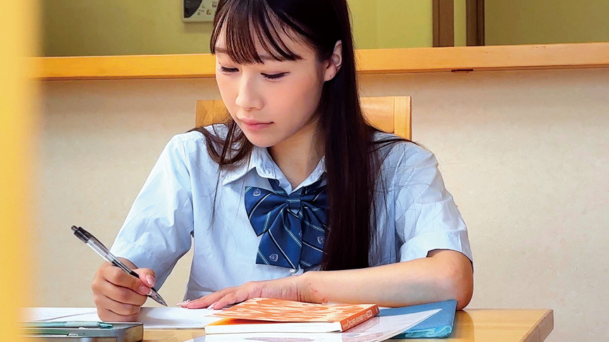 「【素人4名】角オナニーを覗き見される興奮!恥ずかしい秘密のオナニー盗撮風映像」のサンプル画像2枚目