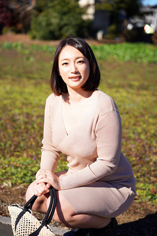 「【素人熟女】人妻が潮吹き&中出しで乱れる!エロ妻たちの本気セックスインタビュー厳選集」のサンプル画像7枚目