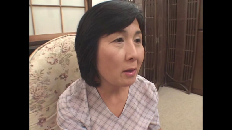 「辻村晴子が魅せる母と息子の禁断愛｜騎乗位で中出しを求める熟女お母さんの願望」のサンプル画像2枚目