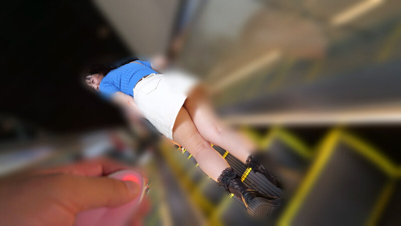 「九井スナオが野外露出デートで中出しハメ撮り!巨乳巨尻美女の羞恥プレイ」のサンプル画像4枚目