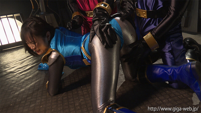 「角名つむぎが女戦士に!聖忍戦隊カゲブルーが敵に捕らわれ絶体絶命のピンチ」のサンプル画像9枚目