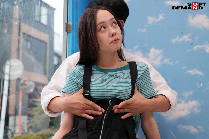 「マジックミラー号 オーバーオール姿の美巨乳大学生限定!! 初めてのDEEP乳揉みで感度を上げて素人娘とガチSEX」のサンプル画像9枚目