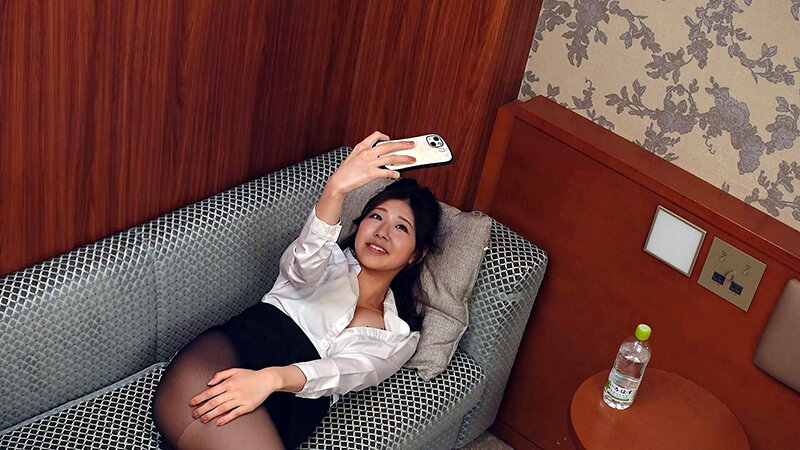 「【素人盗撮】ビジネスホテルで巨乳美女の秘密のオナニーを隠し撮り＃4」のサンプル画像7枚目