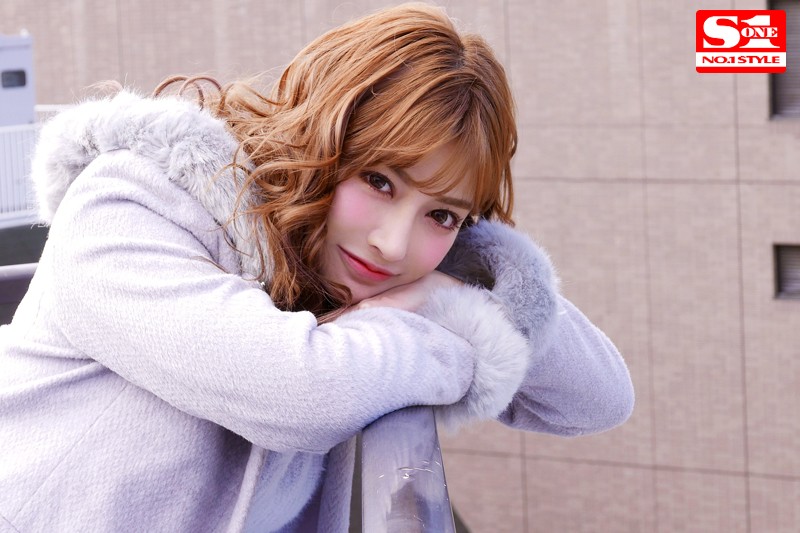 「明日花キララの濃密セックス4本番！スレンダー巨乳美女が魅せる究極の快感プレイ」のサムネイル