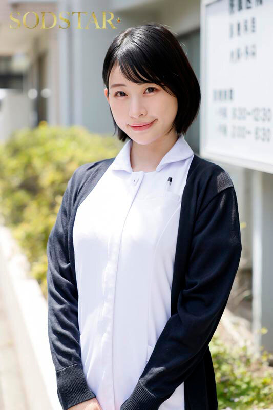 「宮島めい・美咲かんなの足コキで童貞M男を責める!スレンダー微乳美女の射精サポート治療」のサンプル画像2枚目