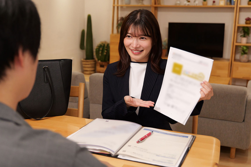 「十束るう 誘惑女を快楽で懲らしめる濃厚4Pプレイ 人気女優の過激セックス動画」のサンプル画像10枚目