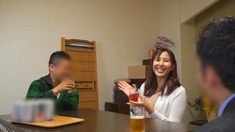 「【熟女12人】巨乳人妻が自ら求める濃厚セックス！顔面騎乗・クンニ・中出しで絶頂する痴女妻240分」のサンプル画像3枚目