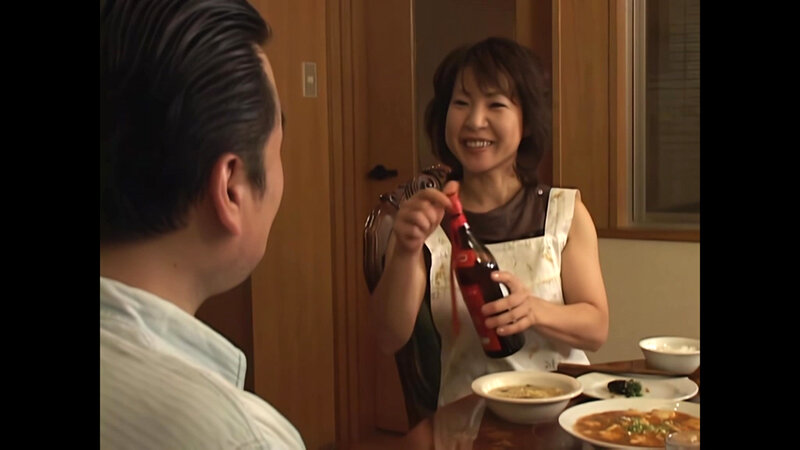 「熟女女優・小池幸が魅せる禁断の近親相姦ドラマ|母と息子の背徳愛を描いた話題作」のサンプル画像3枚目