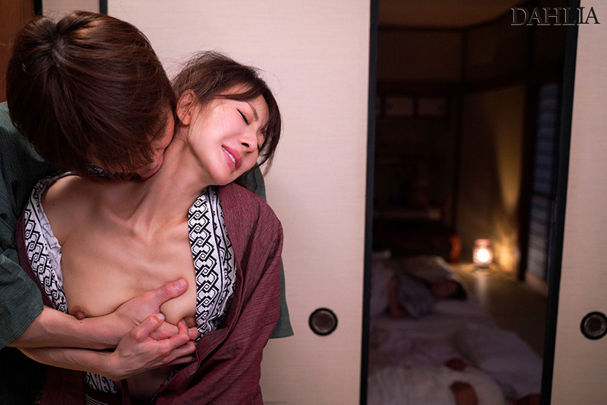 「小沢菜穂の寝取られ温泉ドラマ|人気女優が魅せる禁断の人妻シチュエーション作品」のサンプル画像7枚目