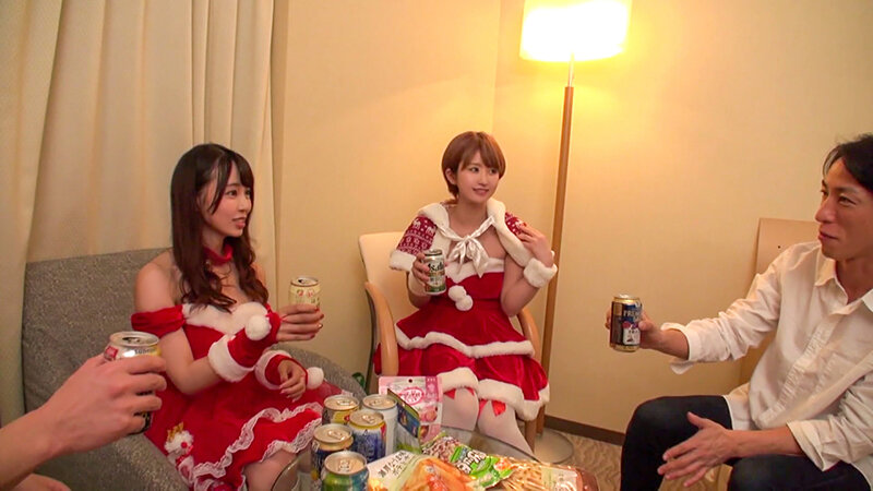 「【素人】美乳スレンダー美女サンタコスをナンパしてハメ撮り中出し!クリスマス特別企画」のサンプル画像7枚目