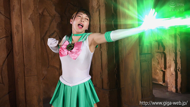 「さつき芽衣が魅せる女戦士コスプレ!美少女戦士セーラーラミューム闇染の激しい戦い」のサンプル画像5枚目