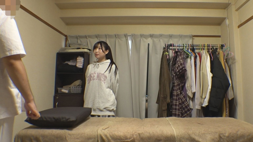 「辻いまる オイルマッサージで感じすぎて中出し懇願！興奮エステの素人娘が乱れる」のサムネイル