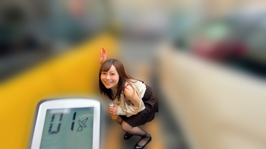 「【素人】黒パンストOL美女がリモコンバイブ散歩で羞恥プレイ!我慢できずに感じまくる姿が必見」のサンプル画像3枚目