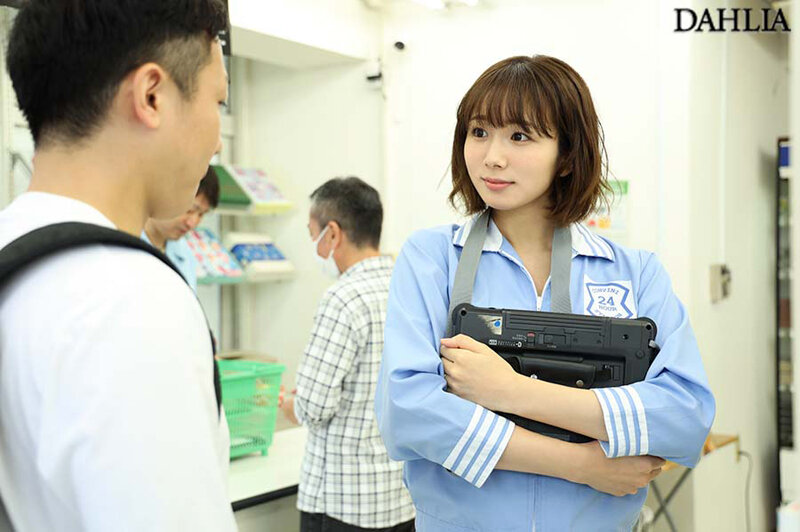 「穂高結花が魅せる人妻の禁断NTR不倫ドラマ｜大学生との秘密の夏の関係」のサムネイル