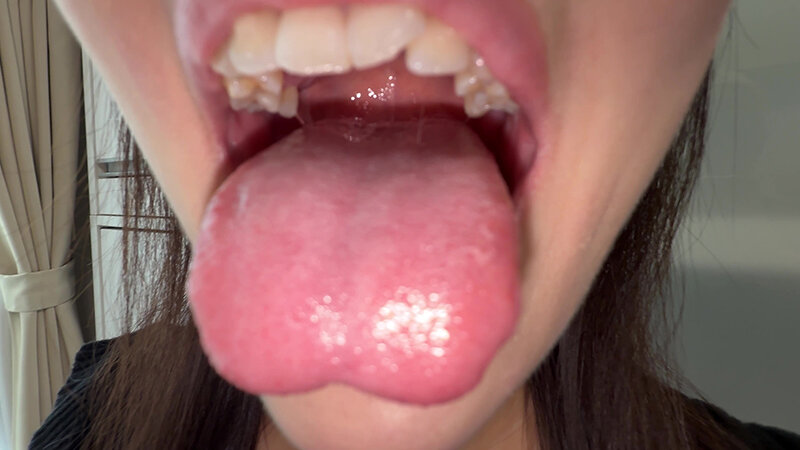 「【原美織】素人お姉さんをナンパ!個人撮影で魅せる舌ブラシ汚舌苔採取の衝撃映像」のサンプル画像14枚目