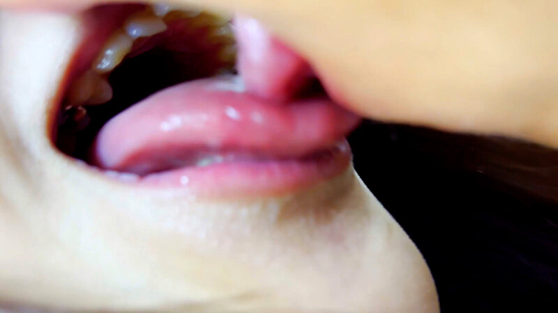 「【素人ナンパ】美人アパレル店員のお姉さんにキスをお願い！街中で声かけ成功の神回」のサンプル画像12枚目