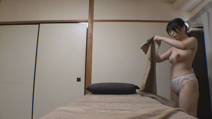 「【素人娘】興奮オイルマッサージで理性崩壊！火照る体が求める快感と中出し施術の全記録」のサンプル画像5枚目