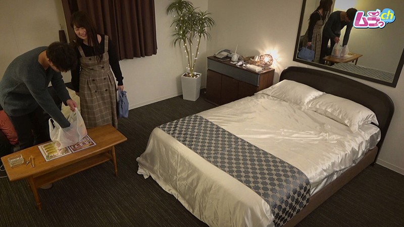 「【素人】巨乳×巨尻の男女が合コンから抜け出しホテルで一夜限りの情事【盗撮・のぞき】」のサムネイル