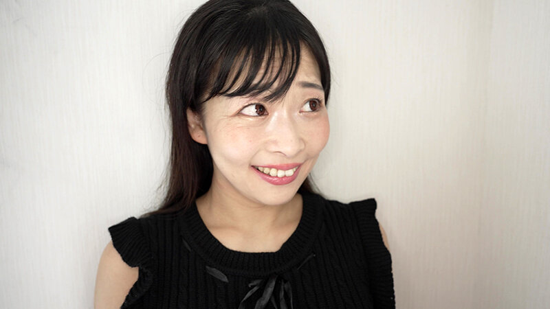 「【原美織】素人お姉さんをナンパ！唾液たっぷり口臭チェックで密着個人撮影」のサムネイル