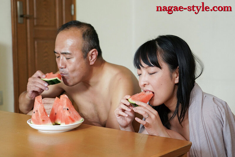 「葵千恵・ましろ杏ら人妻女優が魅せる濃厚キス×寝取られNTRベスト～妻の唇が奪われる瞬間～」のサンプル画像16枚目