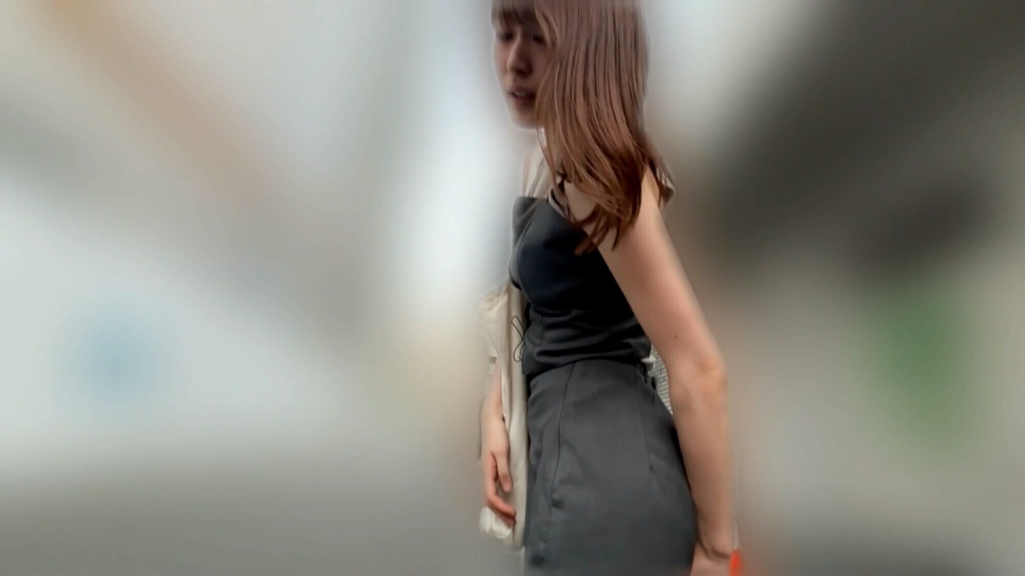 「高城なぎさちゃんとリモバイ散歩！街中で絶頂恥辱プレイ！」のサンプル画像10枚目