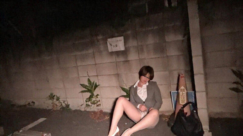 「【素人OL】受付嬢や秘書など職業別50名の羞恥プレイ×中出し映像5時間【流出】」のサンプル画像13枚目