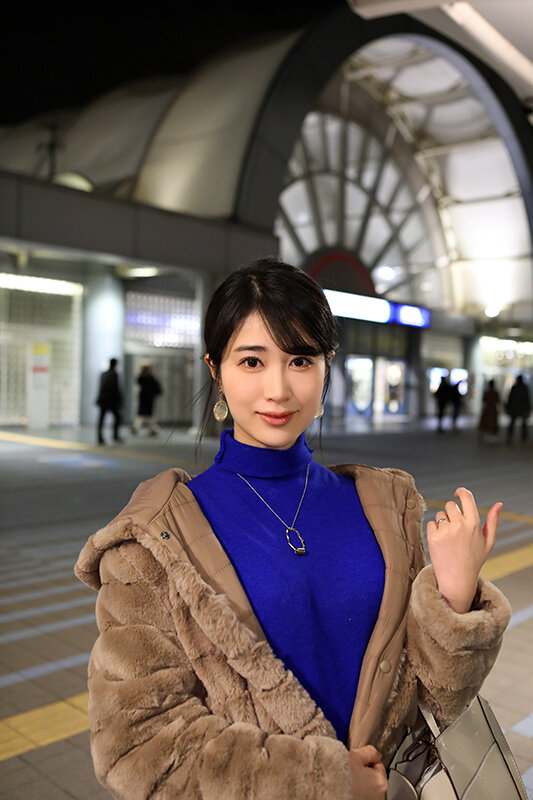 「【素人人妻】夫に不満を持つ美人妻たちがTバックを履いてNTR寝取られ浮気SEXに溺れる」のサンプル画像15枚目