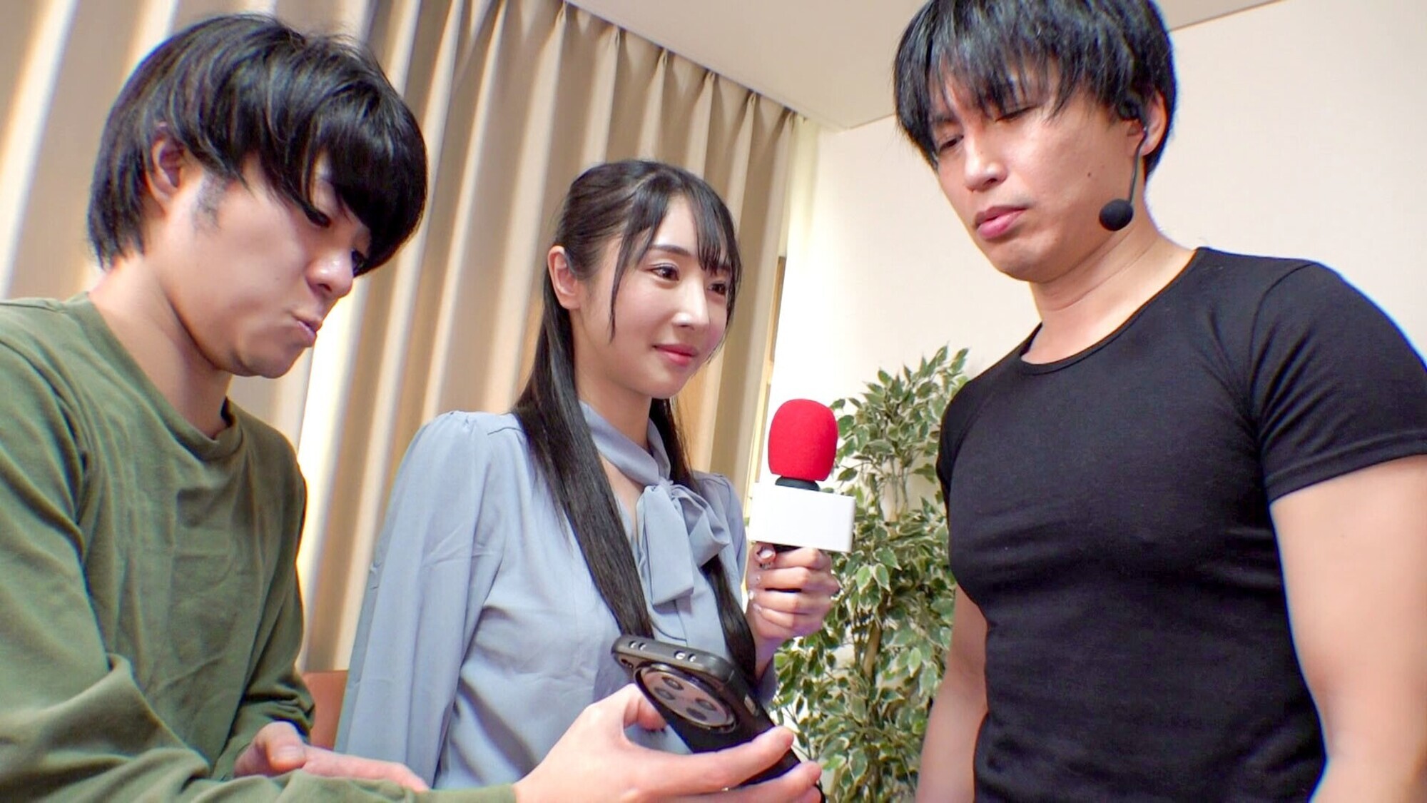 「夢？現実？仮想空間？ AIでエロ動画を生成していたら、画面から飛び出してエロいプレイと中出しSEXまでできちゃった！ 小野坂ゆいか」のサンプル画像10枚目