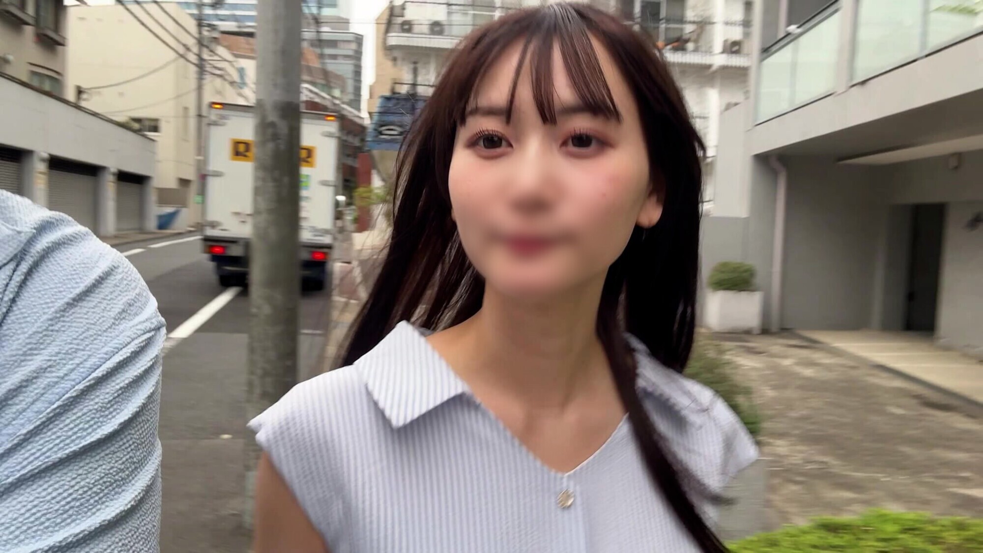 「むっつり清楚彼女が白目イキww スレンダー黒髪美乳しずか20歳のイキ顔ヤバすぎたww 中出し当然のカップルハメ撮り！」のサムネイル