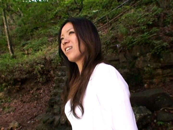 「【人妻・主婦】美人妻の不倫温泉旅行で乱交プレイ!禁断の湯恋ドラマ【AIリマスター版】」のサンプル画像2枚目