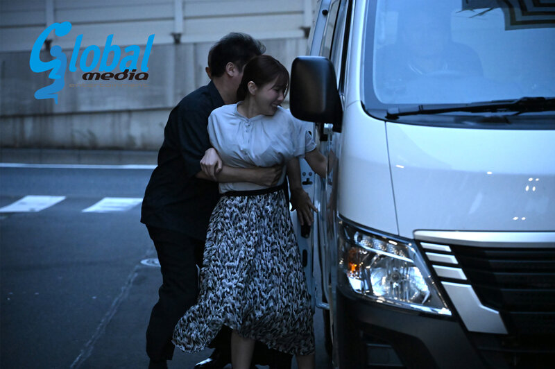 「波多野結衣が魅せる拘束×辱めプレイ!借金妻の衝撃ドラマ作品【人妻AV】」のサンプル画像8枚目